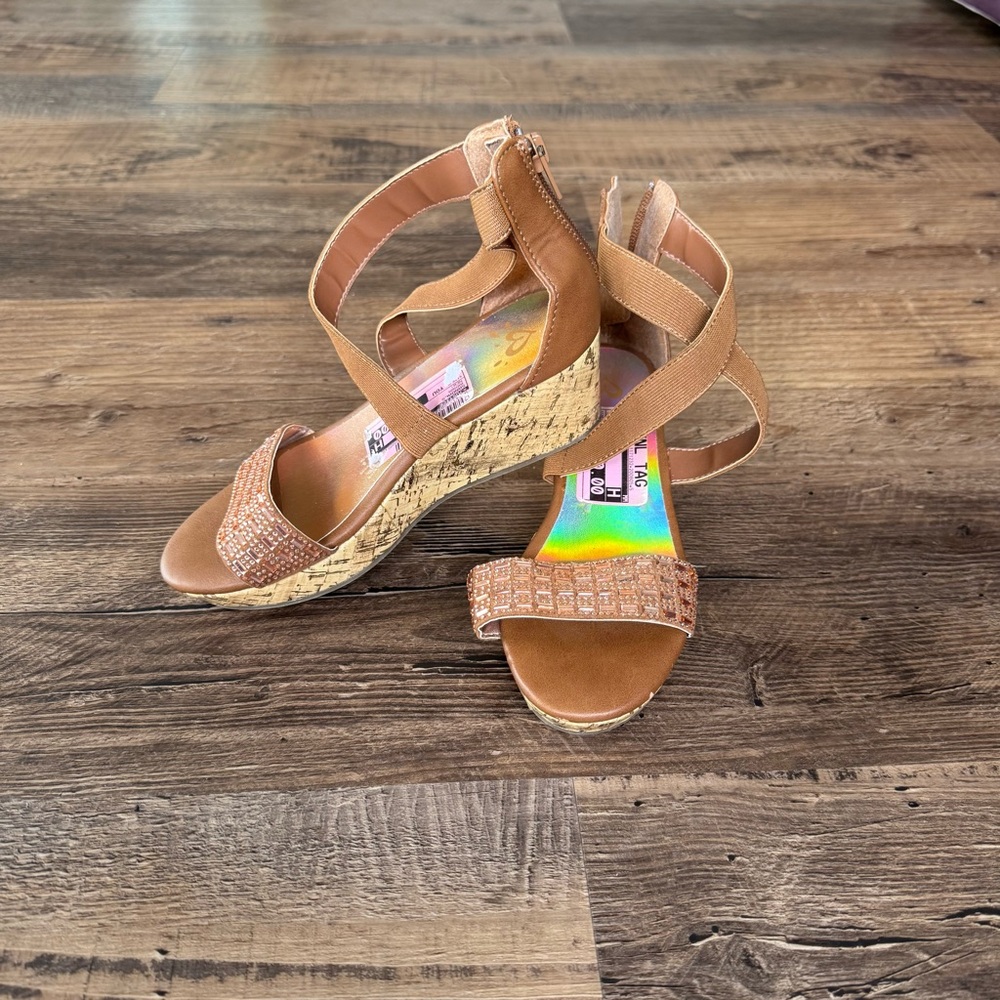 Justice Tan Wedge Sandals            Size 2 Youth - Picture 12 of 12